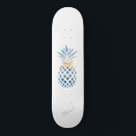 Tropical Sunset Beach Ananas Custom Persoonlijk Skateboard<br><div class="desc">Een zonsondergang strand en de horizon scène ananas vorm die een rustige oceaan. TIP - Combineer dit met bijpassende items zoals het flesje en koelboxxen in dit collectie. Voeg jouw naam of naam van de gast toe door op de knop "Personaliseren" te klikken. U kunt ook de achtergrondkleur wijzigen in...</div>
