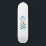 Tropical Sunset Beach Ananas Custom Persoonlijk Skateboard<br><div class="desc">Een zonsondergang strand en de horizon scène ananas vorm die een rustige oceaan. TIP - Combineer dit met bijpassende items zoals het flesje en koelboxxen in dit collectie. Voeg jouw naam of naam van de gast toe door op de knop "Personaliseren" te klikken. U kunt ook de achtergrondkleur wijzigen in...</div>