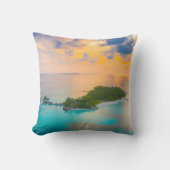 Tropical Sunset Island Throw Pillow | Beach & Ocea Kussen (Voorkant)