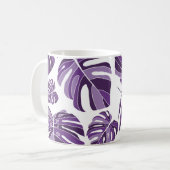 Tropical violet monstera leaves seamless pattern w koffiemok (Voorkant links)