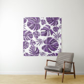 Tropical violet monstera leaves seamless pattern w wandkleed (In Situ (horizontaal))
