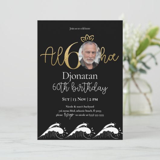 Tropisch 60th Black Gold Birthday Invitation Foto Kaart (Staand voorkant)