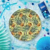 Tropisch anananaseppatroon op geel papieren bordje (Feest)