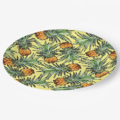 Tropisch anananaseppatroon op geel papieren bordje (Gekanteld)