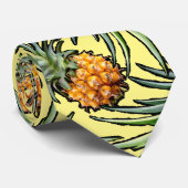 Tropisch anananaseppatroon op geel stropdas (Opgerold)