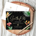 Tropisch BBT Mitzvah Save Date Black Gold Floral Uitnodiging Briefkaart<br><div class="desc">Zorg ervoor dat al je vrienden en familieleden de mijlpaal van je dochter Bat Mitzvah kunnen vieren! Verzend dit onderwerp, gepersonaliseerd "sparen het briefkaart van de Datum"aankondiging. Stijlvolle, verbluffende, kleurrijke, tropische waterverf vogels van paradijse bloemen, faux goudhandgeschreven script, Star of David en glitter stippen, samen met het moderne sans serif...</div>