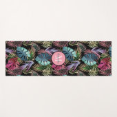 Tropisch bladerpatroon met uw monogram yogamat (Voorkant (horizontaal))