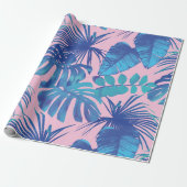 Tropisch blauw Monstera en palmbladeren Roze Cadeaupapier (Uitgerold)