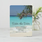 Tropisch blauw oceaanstrand foto bruiloft save the date (Staand voorkant)
