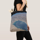 Tropisch blauw water van de Perzische Golf. Tote Bag (Dichtbij)