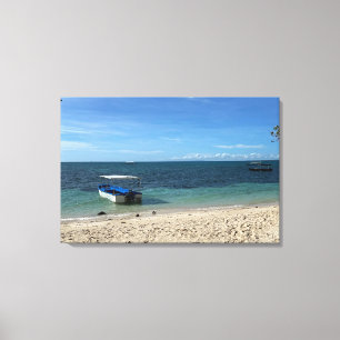 Tropisch Blauwe Oceaan Strand & Boot: Zomerstemmin Canvas Afdruk