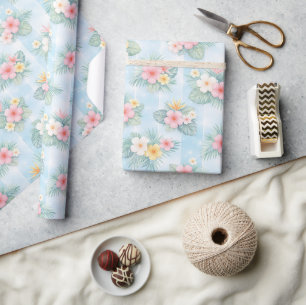 Tropisch Bloemmotief op Lichtblauw Cadeaupapier