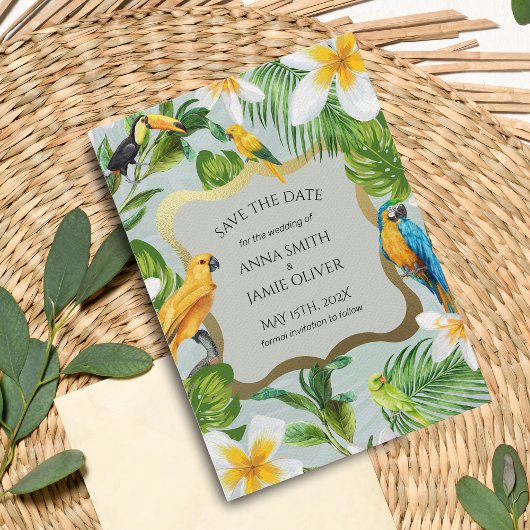Tropisch bos Greenery Parrots Plumeria Wedding Save The Date