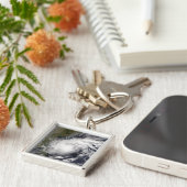 Tropisch Cyclone Baaz Sleutelhanger (Zijkant)