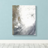 Tropisch cycloon Aila Canvas Afdruk (Insitu (Houten vloer))