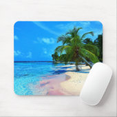 Tropisch eiland met palmbomen en zandstrand muismat (Met muis)