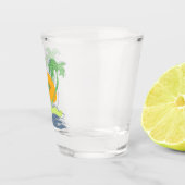 Tropisch eilandstrand. Straalboom omtrekken Shot Glas (Rechts)