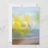 Tropisch Frangipani Modern Beach Elegant Wedding Kaart (Achterkant)