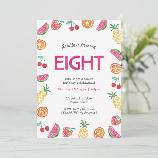 Tropisch fruitig Roze 8e Verjaardag Uitnodiging (Staand voorkant)