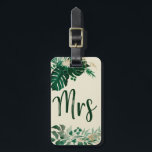 Tropisch gebladerte bruid Trendy Mrs Honeymoon Tra Bagagelabel<br><div class="desc">Tropisch gebladerte Trendy groen en goudblaadjes Gepersonaliseerde Mr en Mrs Bagagelabels - met tropische bladrand. Een aandenken cadeau idee voor de pasgetrouwden, voor de huwelijksreis reizen, in een vet kleurenpalet van rijke greens, smaragd en goud. Dit ontwerp is perfect voor een strand, bestemming of zomerbruiloft. Met gevoelens van een tropisch...</div>