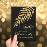 Tropisch Glitter Palm Kerstmis Opslaan Datum<br><div class="desc">Glamoureus faux goudhandpalmschijfjes op zwart met je kerstfeest BESPAAR DE DATUM-details in het teken. VERANDER de formulering, de lettertypen, de lettertypekleuren en zelfs de achtergrondkleur. Design zijn platte afgedrukte illustraties/afbeeldingen - NIET EIGENLIJK GOLD GLITTER. Selecteer Steen voor zwaarste papieren. Uitnodigingen, rsvp-kaarten en meer objecten in onze winkel -> http://bit.ly/2JQANWZ <—...</div>