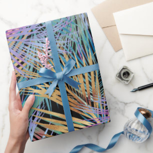 Tropisch goudpalm laat kleurig zwart design over cadeaupapier