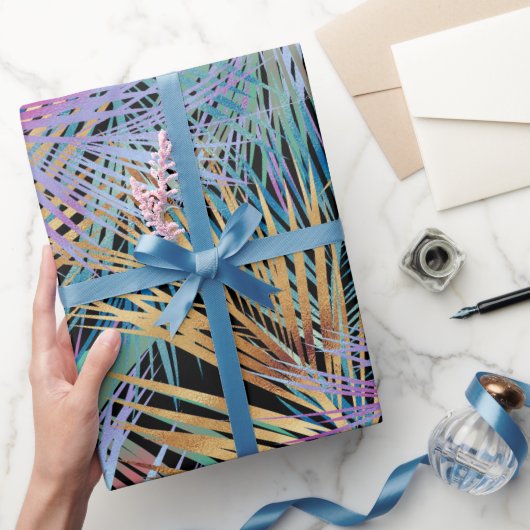 Tropisch goudpalm laat kleurig zwart design over cadeaupapier (Geschenken)