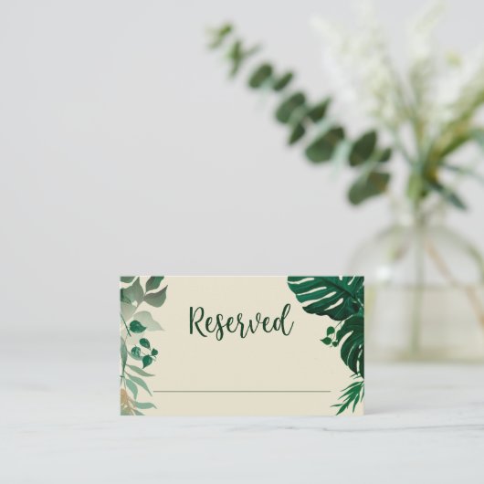 Tropisch groen loof gereserveerde zitting bruiloft plaatskaartje (Staand voorkant)