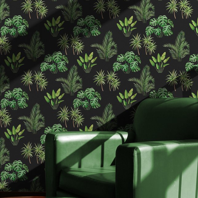 Tropisch groen op zwart patroon behang (Moody Tropical Greenery Pattern on Black Wallpaper)