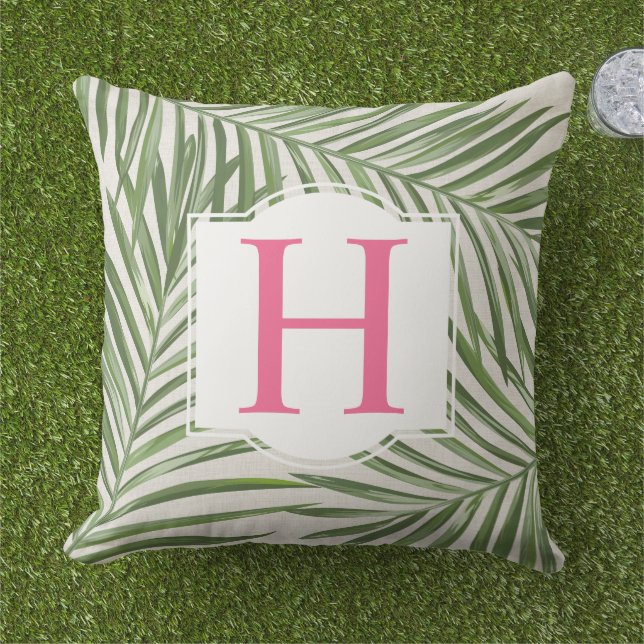 Tropisch groene palmblad beige monogram initiaal buitenkussen (Gras)