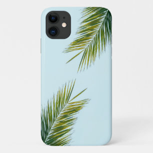 Tropisch groene palmblad op lichtblauw Case-Mate iPhone case