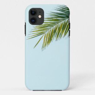 Tropisch groene palmblad op lichtblauw Case-Mate iPhone case