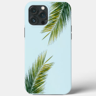 Tropisch groene palmblad op lichtblauw iPhone 13 pro max hoesje