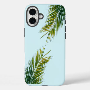 Tropisch groene palmblad op lichtblauw iPhone 16 plus hoesje