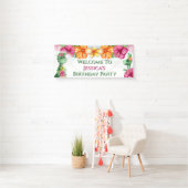 Tropisch meisje dinosaurussen oerwoud bloemen ZEER Spandoek (Insitu)