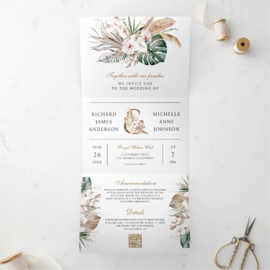 Tropisch Monstera Boho Pampas QR Code Weddenschap Drieluik Uitnodiging (Binnen)