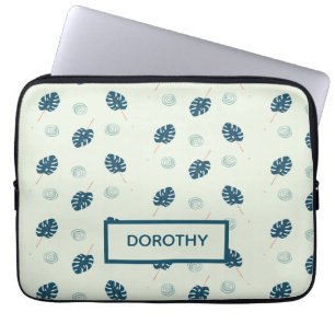 Tropisch monstera laat monogram op blauw laptop sleeve