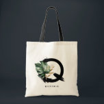 Tropisch Monstera Letter Q Monogram Bridesmaid Tote Bag<br><div class="desc">letter Q monogram canvas tas met waterverf tropical monstera leaf,  faux gold folie leaf en zwarte waterverf borstelaccenten. Pas deze tropische monogram canvas tas aan door jouw naam of andere details toe te voegen. Deze boho letter Q monogram tas zal perfect zijn als cadeau. Andere brieven zijn beschikbaar.</div>