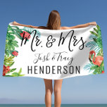 Tropisch Mr. & Mevrouw Gepersonaliseerd Strandlaken<br><div class="desc">Maak een verklaring op het zwembad of het strand met onze ruime keuze aan super schattige aanpasbare badhanddoeken. We hebben elegante,  klastige,  ook leuke en speelvolle design voor volledige afdrukken. Gewoon gehuwd,  bruiloft,  huwelijksfoto's,  weddenschappen,  weddenschappen,  nieuwigheden,  weddenschappen,  huwelijksreceptie,  huwelijksreis,  huwelijksreis,  huwelijksreis,  persoonlijk Verloving Vrijgezellenfeest.</div>