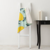 Tropisch naadloos patroon met gele citroenen sherpa deken (In situ)