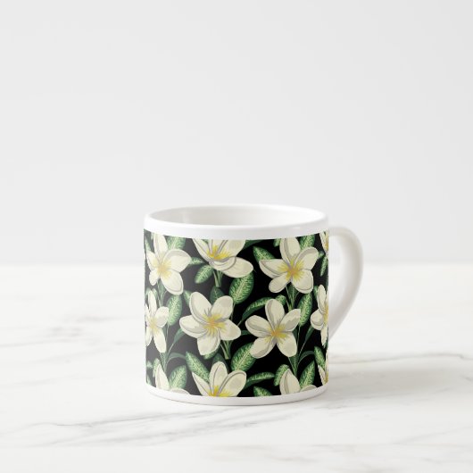 Tropisch naadloos patroon witte bloemen groen blad espresso kop (Voorkant rechts)