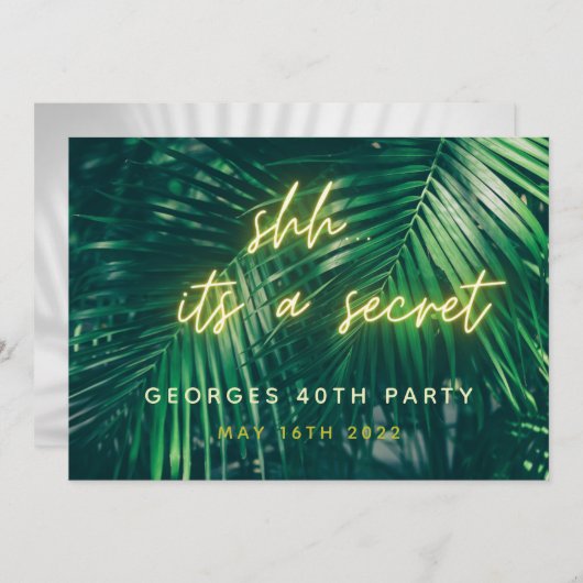 Tropisch palm groene neonscript verrassingsverjaar save the date (Voorkant / Achterkant)