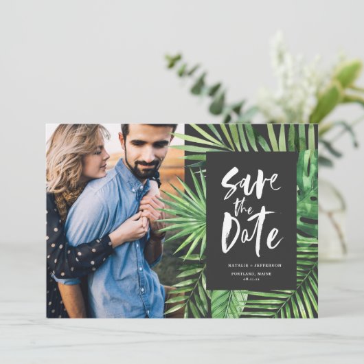 Tropisch palmblad en bladzijden voor schrijfpatron save the date (Staand voorkant)