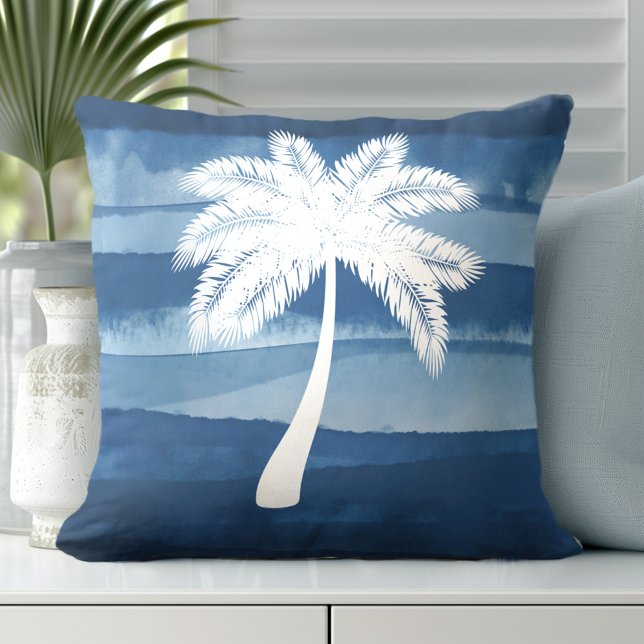 Tropisch palmblauw kussen (Discover our Elegant Coastal Throw Pillows in Blue & White.)