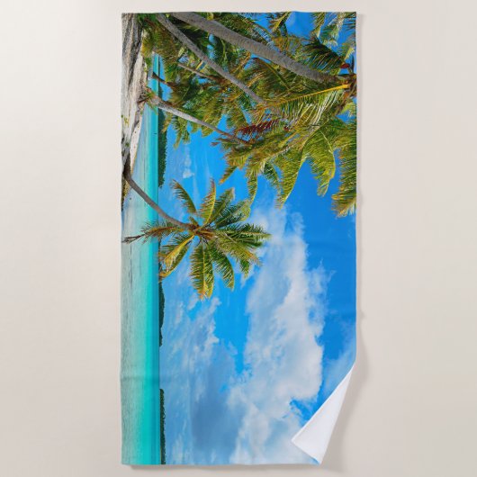 Tropisch palmstrand in de Stille Oceaan Strandlaken (Voorkant)