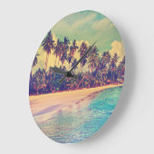 Tropisch paradijs: zee, hotel, strand. grote klok (Hoek)