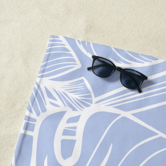 Tropisch Periwinkle Modern Monogram Strandlaken (In situ)