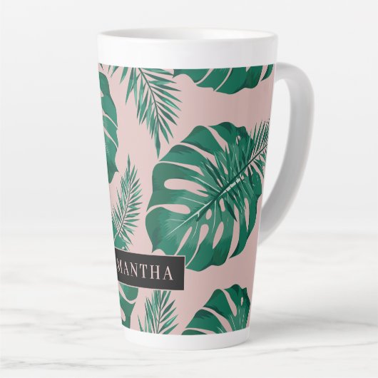 Tropisch roze en groen lederen patroon en naam latte mok (Rechterhoek)