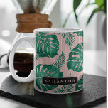 Tropisch roze en groen lederen patroon en naam tweekleurige koffiemok<br><div class="desc">Het Tropical Pink & Green Palm Leaves-patroon is een levendig en levendig ontwerp dat elementen van natuur en een tropische esthetiek bevat. Het patroon heeft weelderige palmbladeren in de tinten roze en groen, waardoor een opvallend contrast en een algemene opvallende verschijning wordt gecreëerd. Over het algemeen is het Tropical Pink...</div>