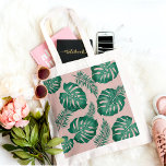 Tropisch roze en groene handpalmen zonder naadloos tote bag<br><div class="desc">Het tropische roze en groene palmbladeren Het naadloze patroon is een levendig en levendig ontwerp met een assortiment van roze en groene palmbladeren dat in een herhalend patroon is gerangschikt. Het patroon heeft een naadloze lay-out, betekenend dat de randen van het ontwerp samen foutloos aan creëer een ononderbroken en ononderbroken...</div>